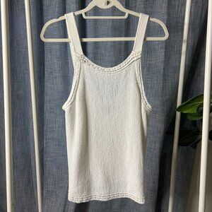 Banana Republic Medium White Knit Tank – Timeless & Chic